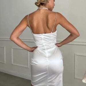 שמלת לאורה-לבן